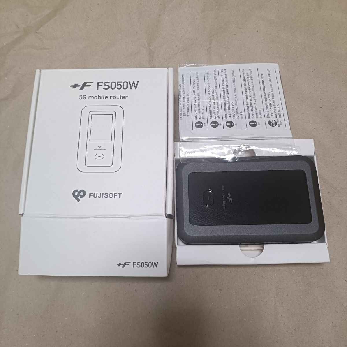富士ソフト 5G対応Wi-Fiモバイルルーター +F FS050W SIMフリー 富士ソフト 5G対応Wi-Fiモバイルルーター +F FS050W SIMフリー