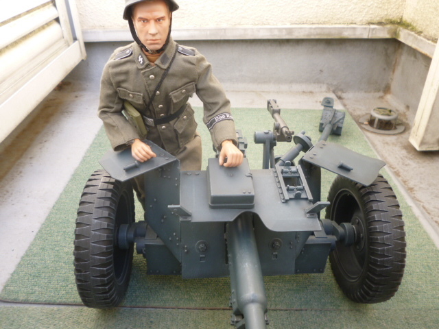 1／６ドイツ３７ｍｍ対戦車砲SS兵士１体付