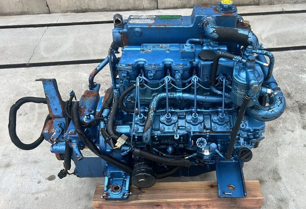 ISUZU ボートエンジン UM4LC1 ジャンクマリンギア MGN10-11 新潟 ISUZU ボートエンジン UM4LC1 ジャンクマリンギア MGN10-11 新潟