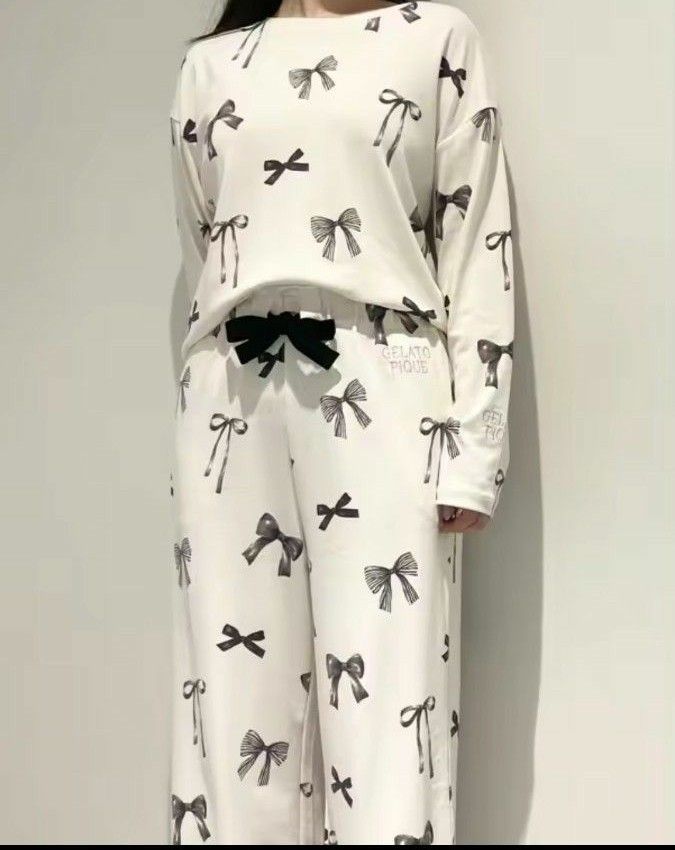 新品タグ付き】ジェラピケ リボン柄 上下セット 白 パジャマ 新品タグ付き】ジェラピケ リボン柄 上下セット 白 パジャマ