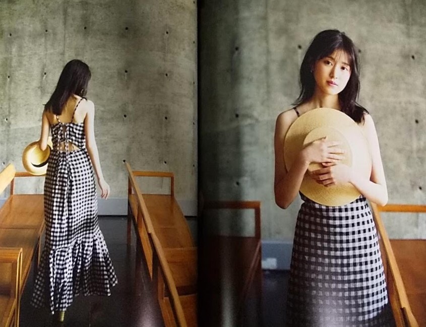 直筆サイン入】 福本莉子 写真集 『 Grace 』 帯付(は行)|売買 直筆サイン入】 福本莉子 写真集 『 Grace 』 帯付(は行)|売買