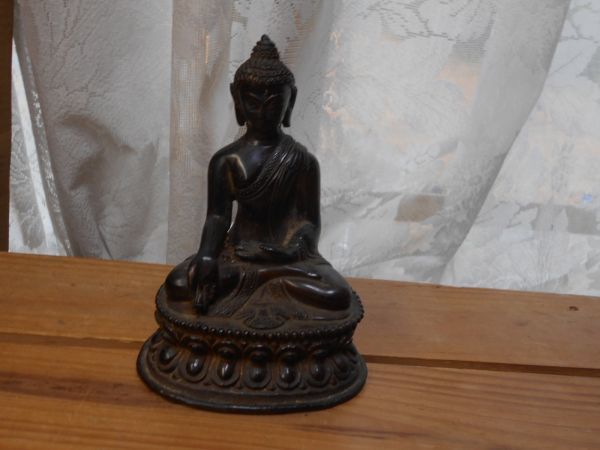 仏像no.3 9.2x7h12.5cm 480g　銅金属製　ネパール　チベタン