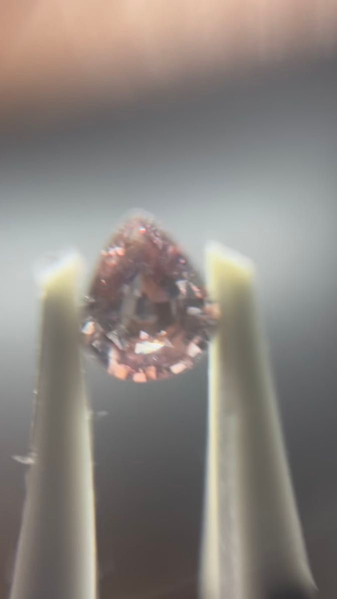 カラーチェンジガーネット 0.48ct ペアシェイプ