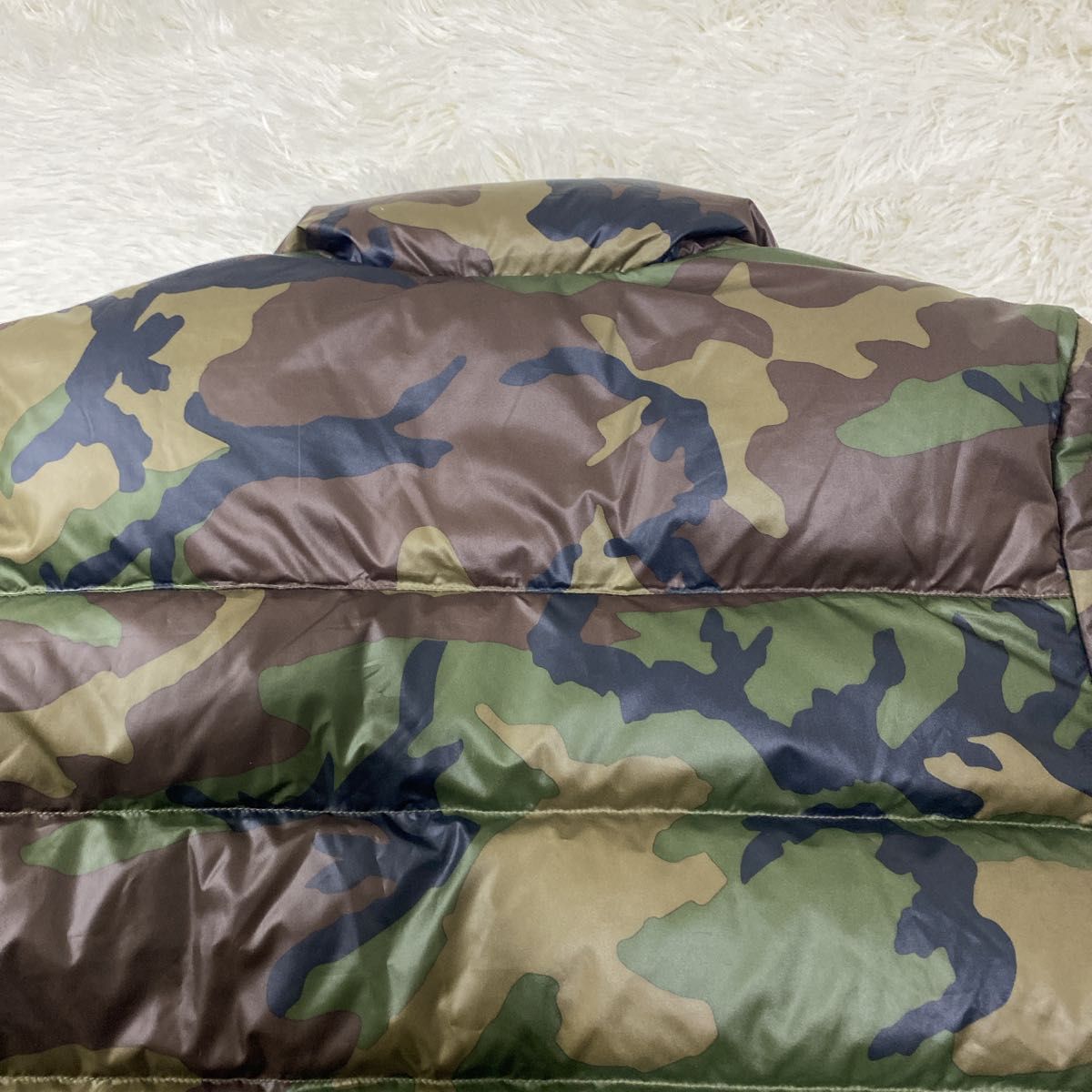 新品 未使用 NIKE ナイキ ダウンジャケット カモフラ 迷彩 タグ 新品 未使用 NIKE ナイキ ダウンジャケット カモフラ 迷彩 タグ