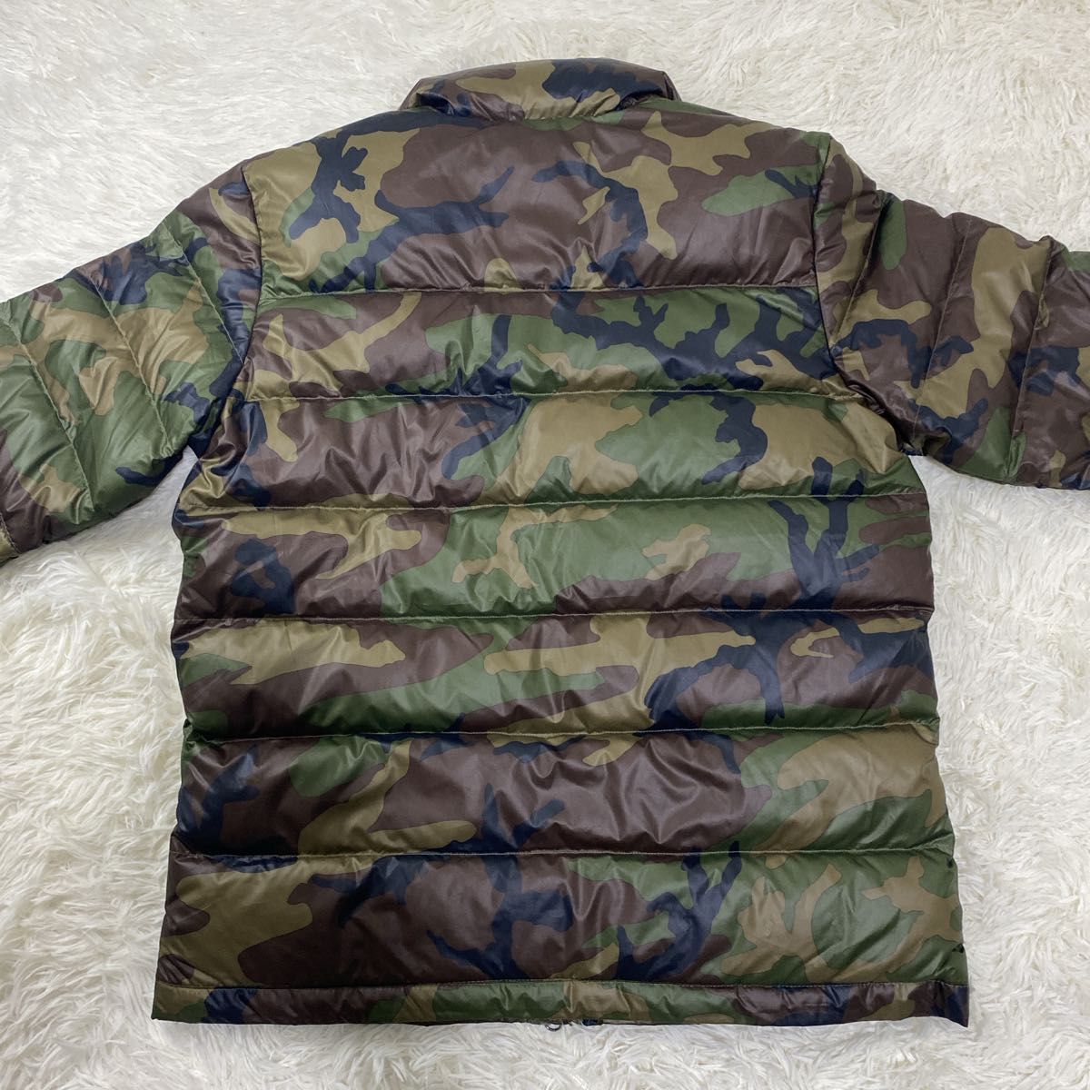 新品 未使用 NIKE ナイキ ダウンジャケット カモフラ 迷彩 タグ 新品 未使用 NIKE ナイキ ダウンジャケット カモフラ 迷彩 タグ