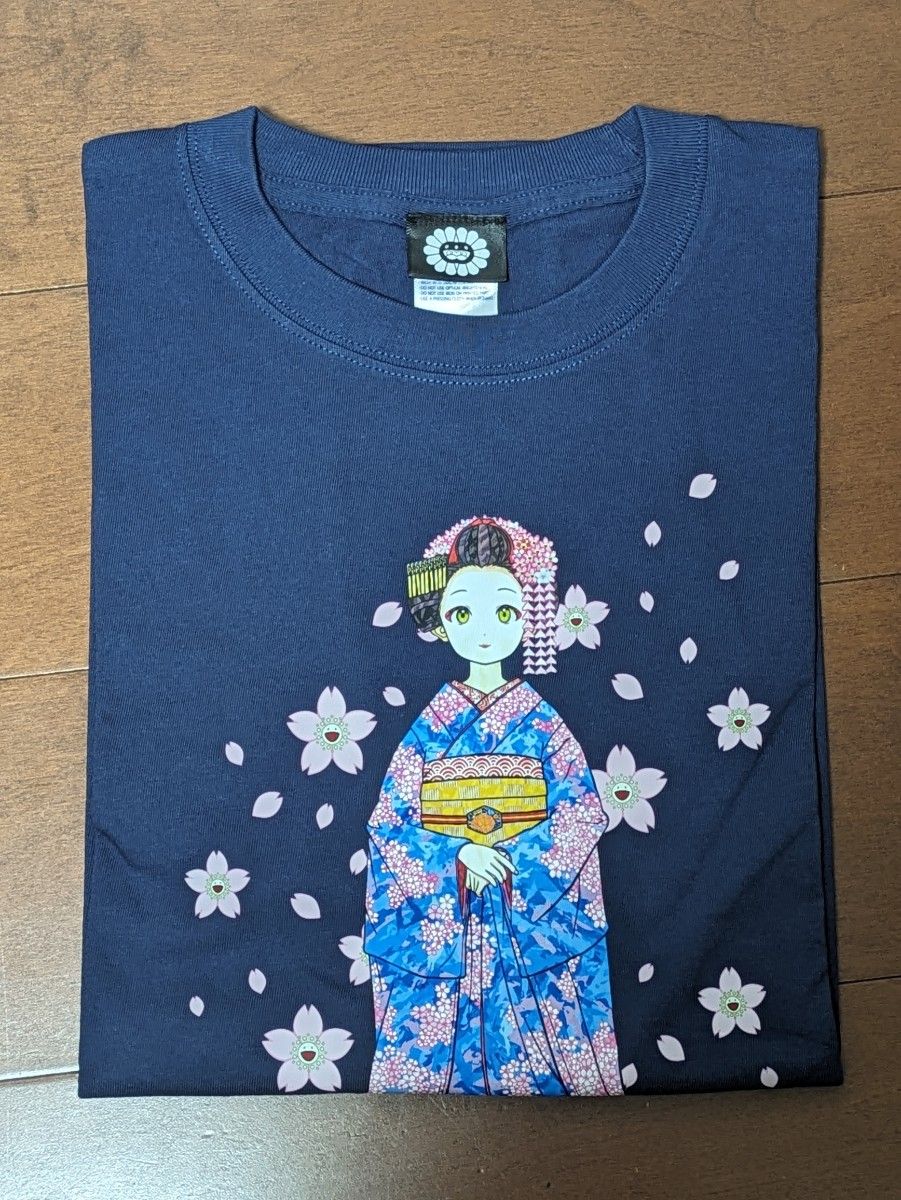 村上隆 もののけ京都 Tシャツ 京都の舞妓さん アニメ風 ネイビー 村上隆 もののけ京都 Tシャツ 京都の舞妓さん アニメ風 ネイビー
