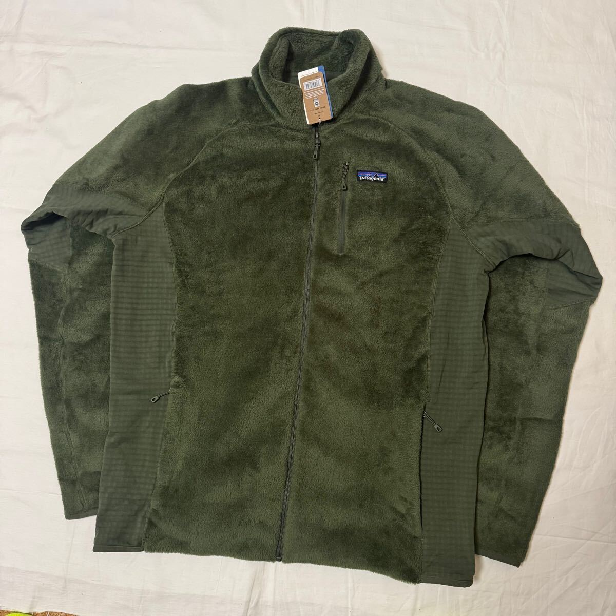 希少 XL・新品タグ付き【2019・廃盤】patagonia メンズ・R2 希少 XL・新品タグ付き【2019・廃盤】patagonia メンズ・R2