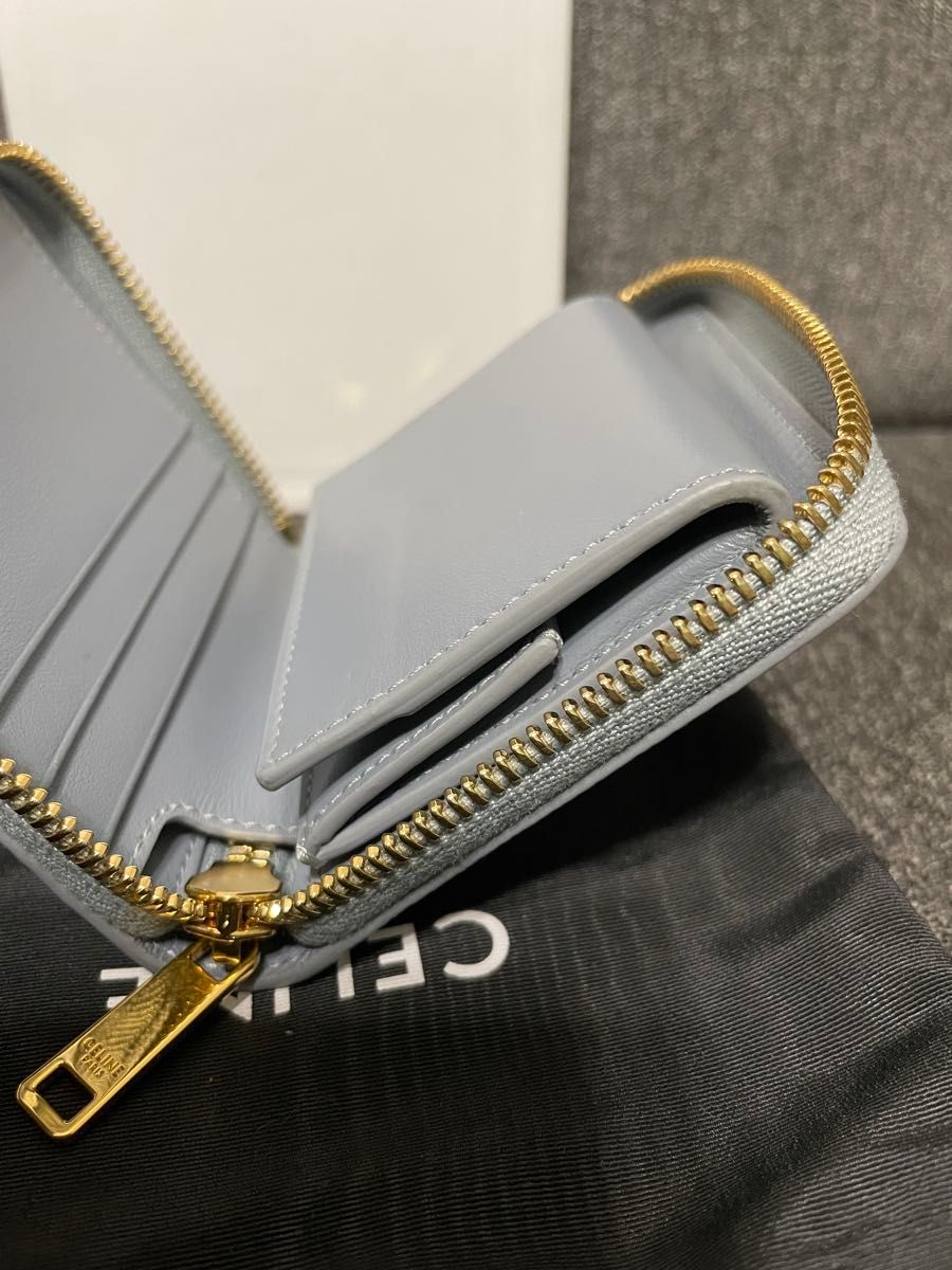 美品セリーヌ コンパクトジップウォレット エッセンシャル 美品セリーヌ コンパクトジップウォレット エッセンシャル