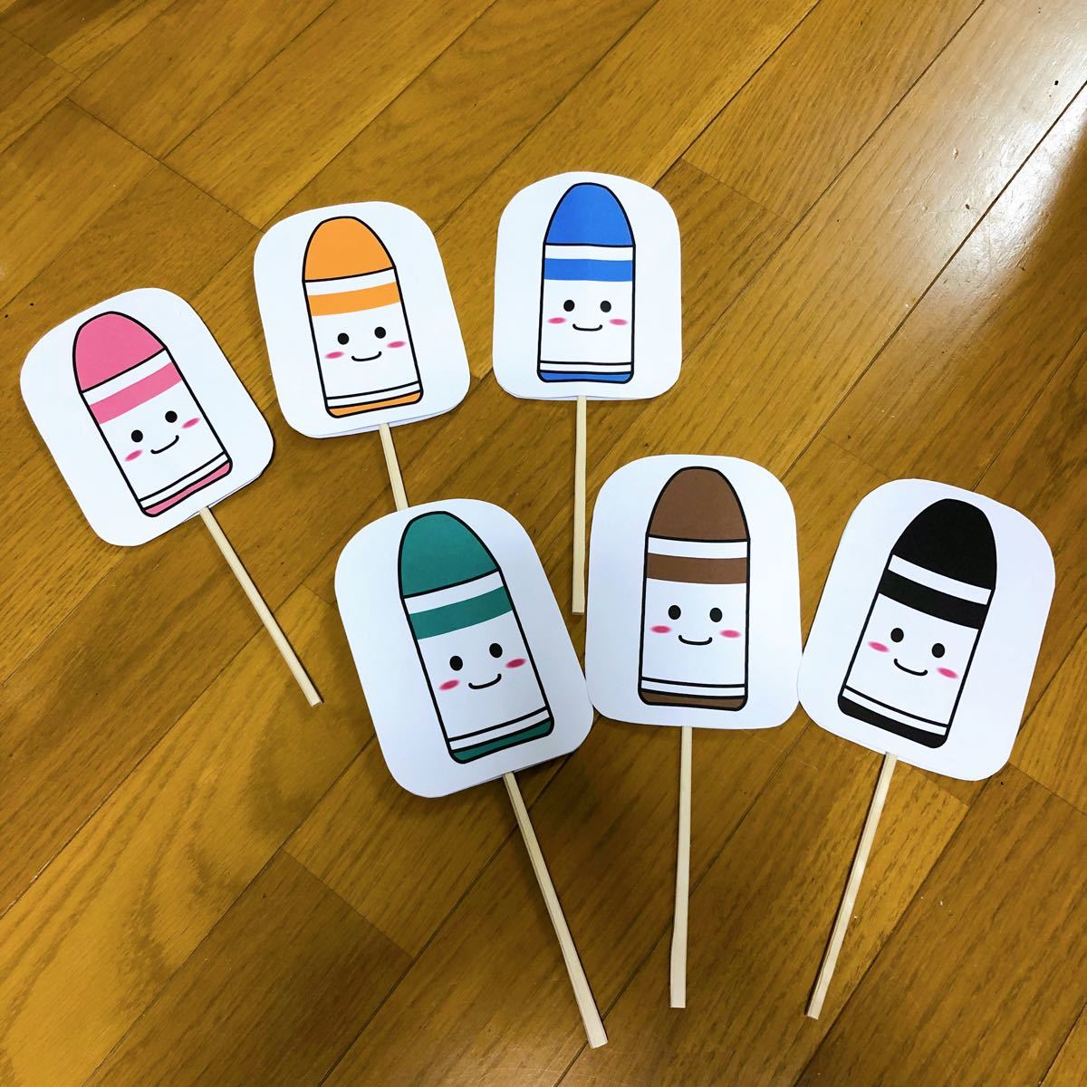 Paypayフリマ どんないろがすき クレヨン 12色 ペープサート Paypayフリマ どんないろがすき クレヨン 12色 ペープサート