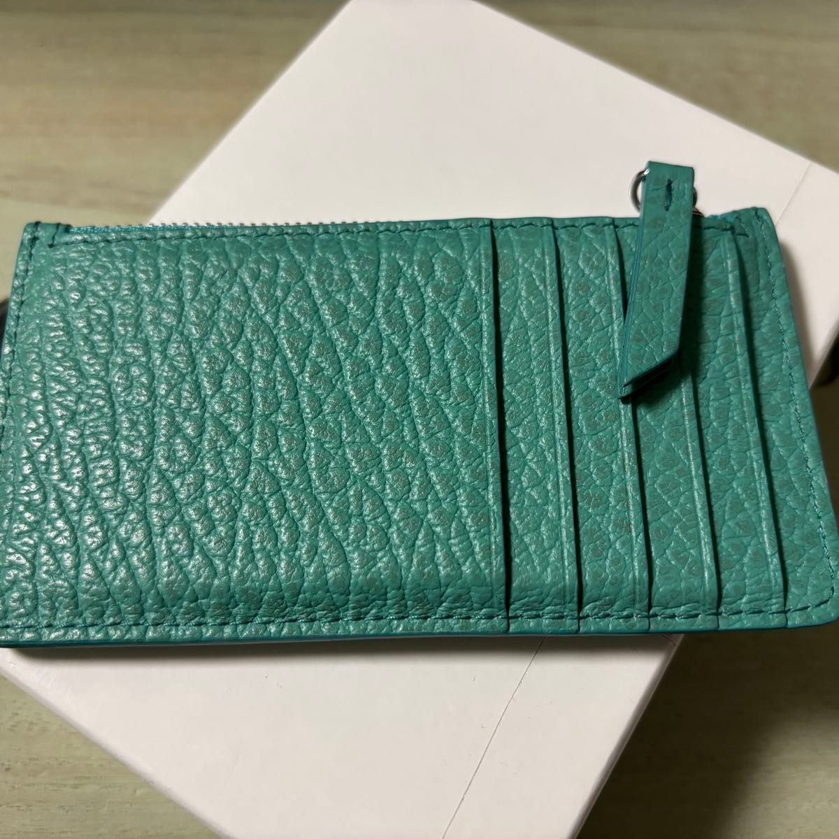 メゾンマルジェラ フラグメントケース 緑色 グリーン 中古 メゾンマルジェラ フラグメントケース 緑色 グリーン 中古