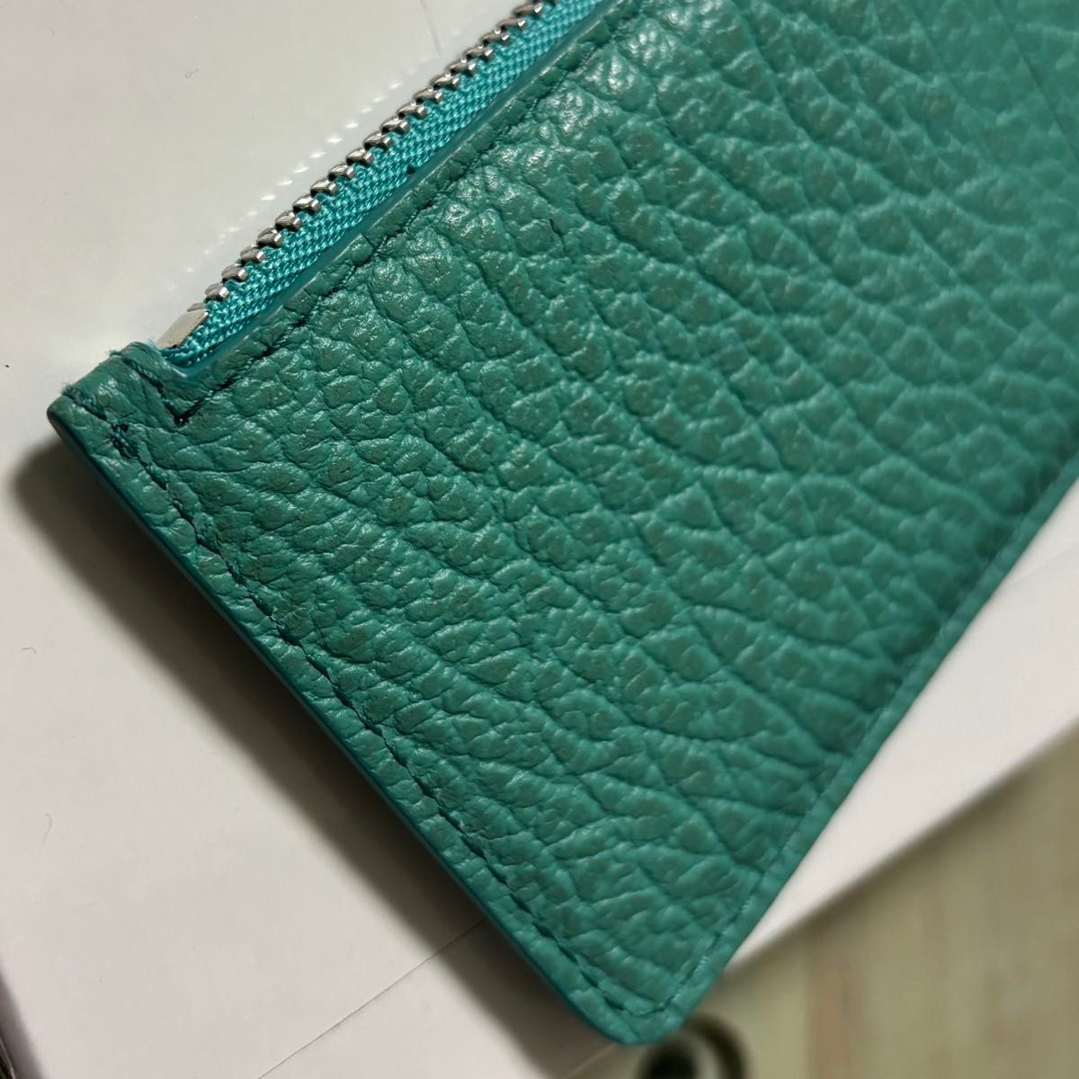 メゾンマルジェラ フラグメントケース 緑色 グリーン 中古 メゾンマルジェラ フラグメントケース 緑色 グリーン 中古