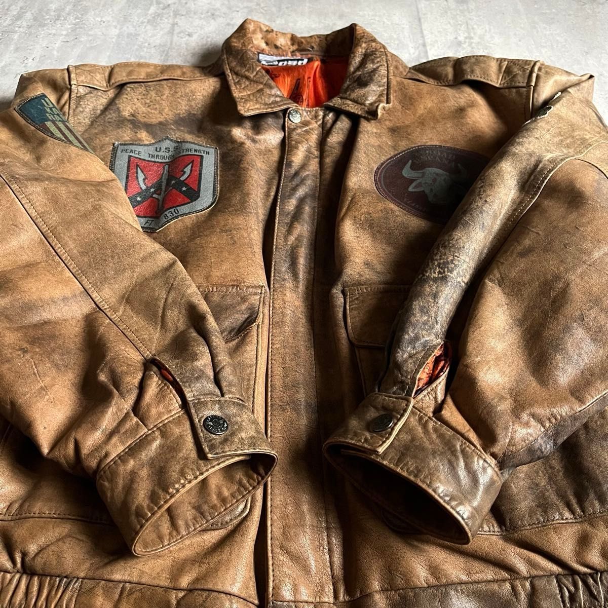 90s vintage】A-2 フライトジャケット バックプリント 短丈 古着 90s vintage】A-2 フライトジャケット バックプリント 短丈 古着