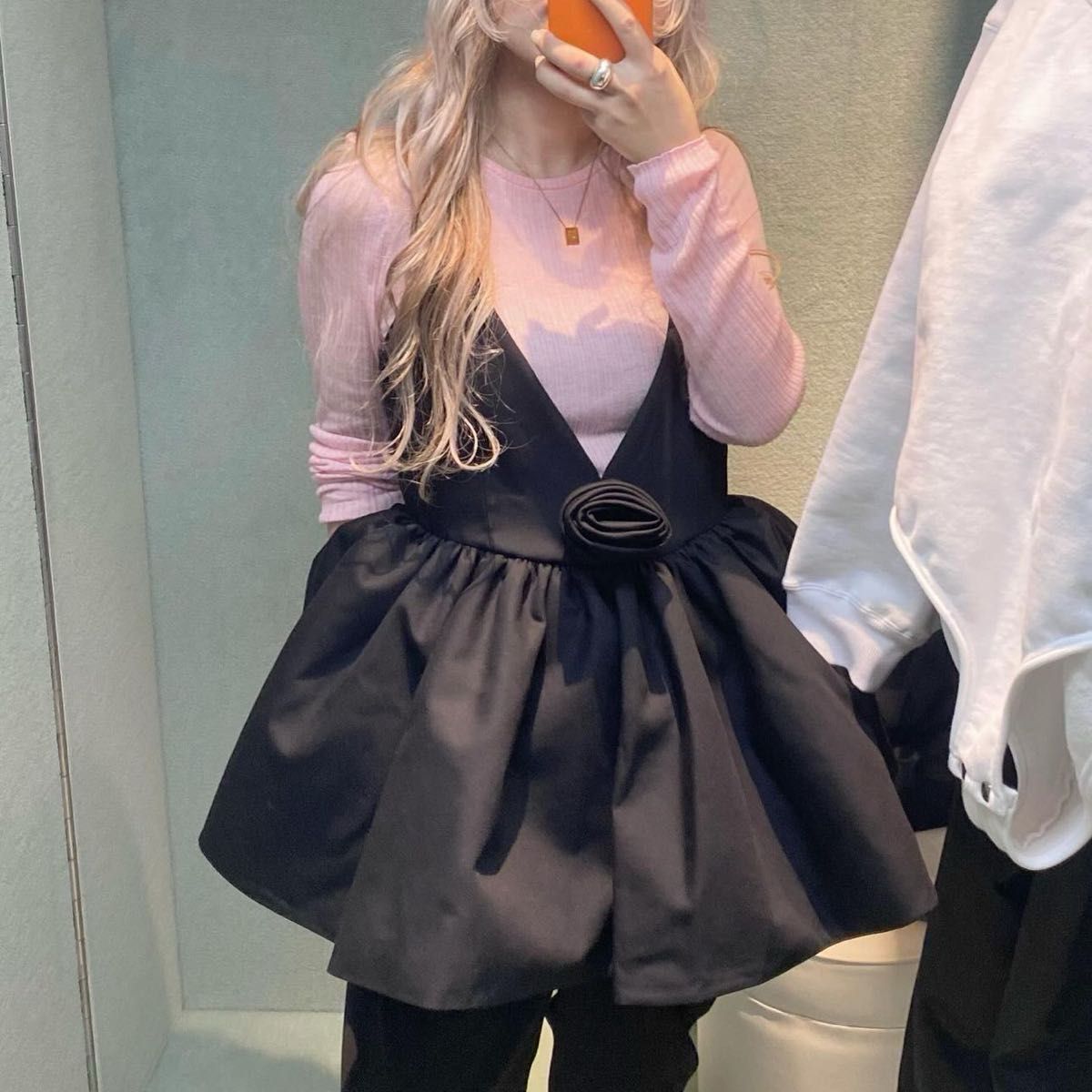 Bibiy ALEXA FLOWER ROMPERS|Yahoo!フリマ(旧PayPayフリマ) Bibiy ALEXA FLOWER ROMPERS|Yahoo!フリマ(旧PayPayフリマ)