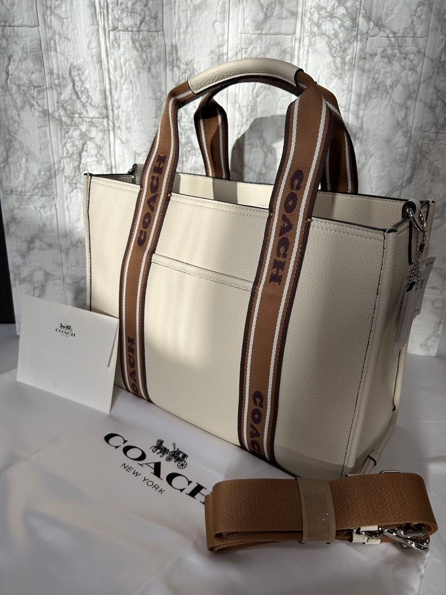 新品未使用】 COACH コーチ スミス トート 2way ショルダー 新品未使用】 COACH コーチ スミス トート 2way ショルダー