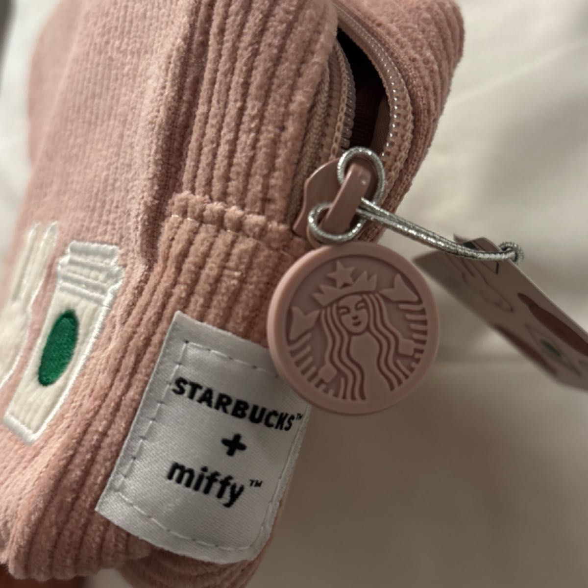 スターバックス ミッフィー コラボ ピンク コーデュロイポーチ スターバックス ミッフィー コラボ ピンク コーデュロイポーチ
