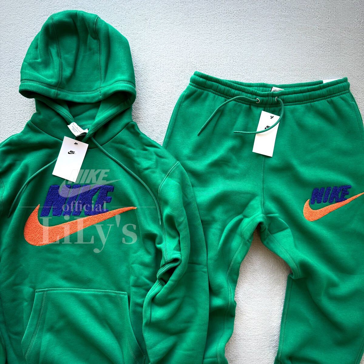 新品未使用 NIKE上下セットアップ XLサイズ 緑 グリーン ナイキ 新品未使用 NIKE上下セットアップ XLサイズ 緑 グリーン ナイキ