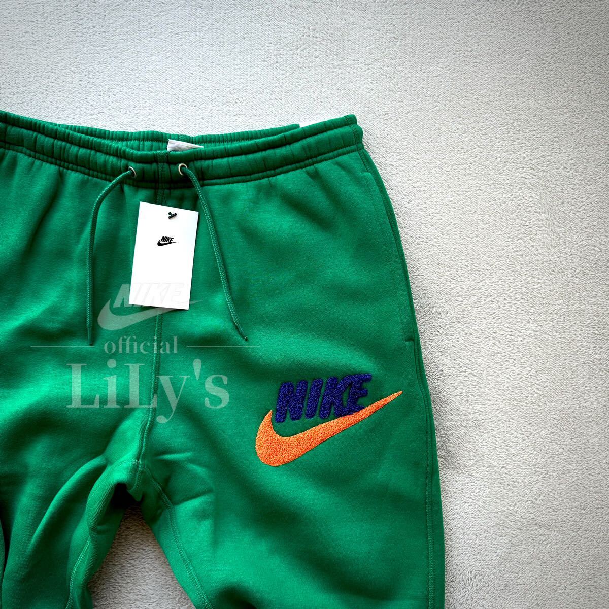 新品 NIKE上下セットアップ Lサイズ 緑 グリーン ナイキ 新品 NIKE上下セットアップ Lサイズ 緑 グリーン ナイキ