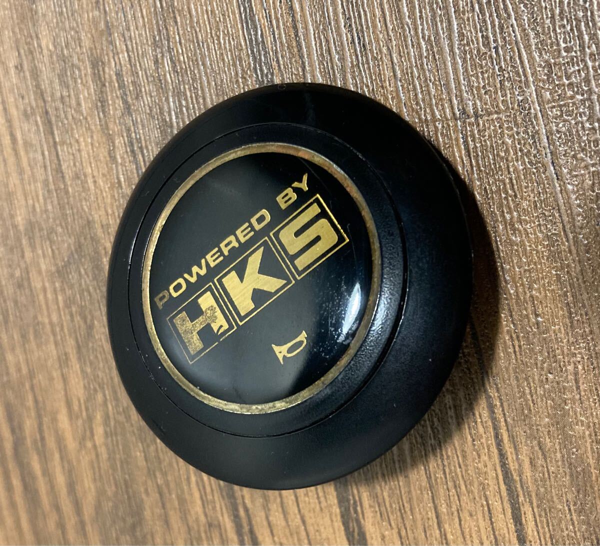 HKS ステアリング ホーンボタン MOMOモモNARDIナルディpersonal HKS ステアリング ホーンボタン MOMOモモNARDIナルディpersonal