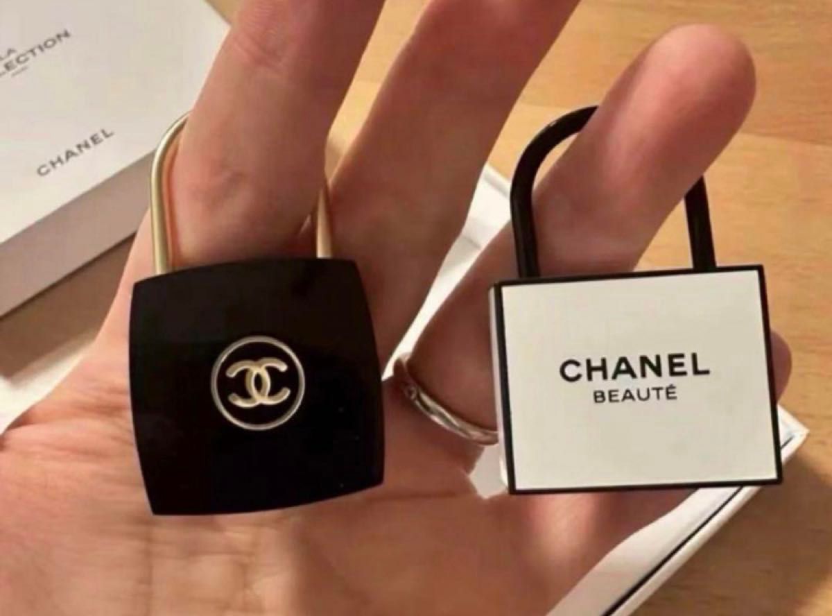 CHANEL シャネル ノベルティ ラコレクションキーホルダー カデナ CHANEL シャネル ノベルティ ラコレクションキーホルダー カデナ