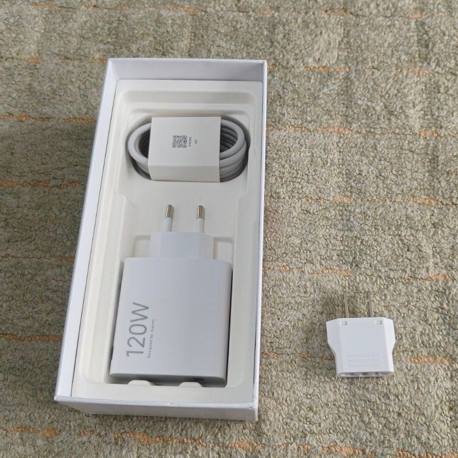 Xiaomi14TPro グローバル版12GB512GB ブラック 無線充電器セット Xiaomi14TPro グローバル版12GB512GB ブラック 無線充電器セット