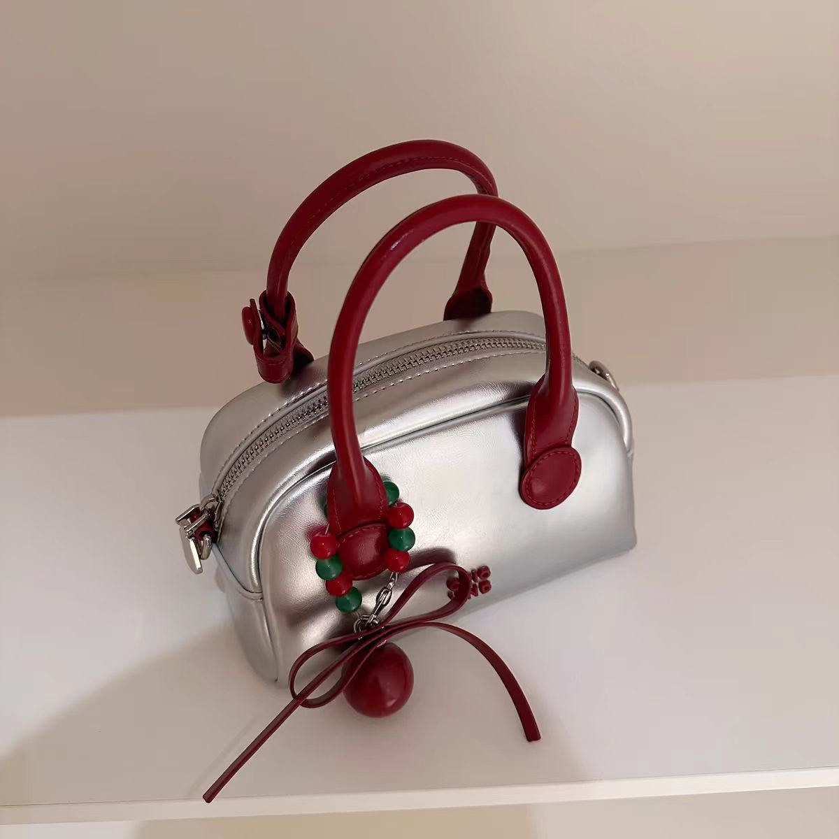 Chio2nd バッグ レザー ハンドバッグ ショルダーバッグ シルバー Chio2nd バッグ レザー ハンドバッグ ショルダーバッグ シルバー