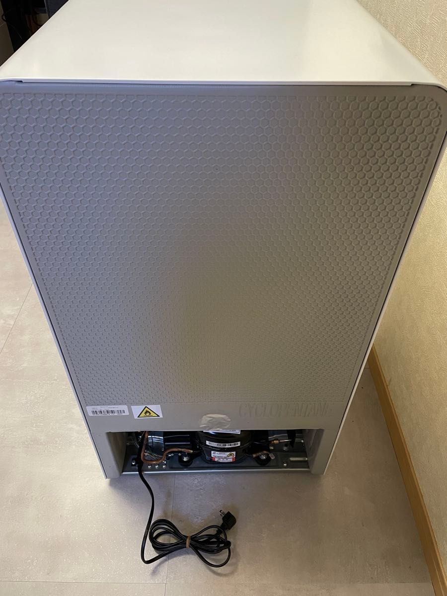 comfee'】冷蔵庫 93L 右開き 1ドア RCD93WHS(E) レトロデザイン comfee'】冷蔵庫 93L 右開き 1ドア RCD93WHS(E) レトロデザイン