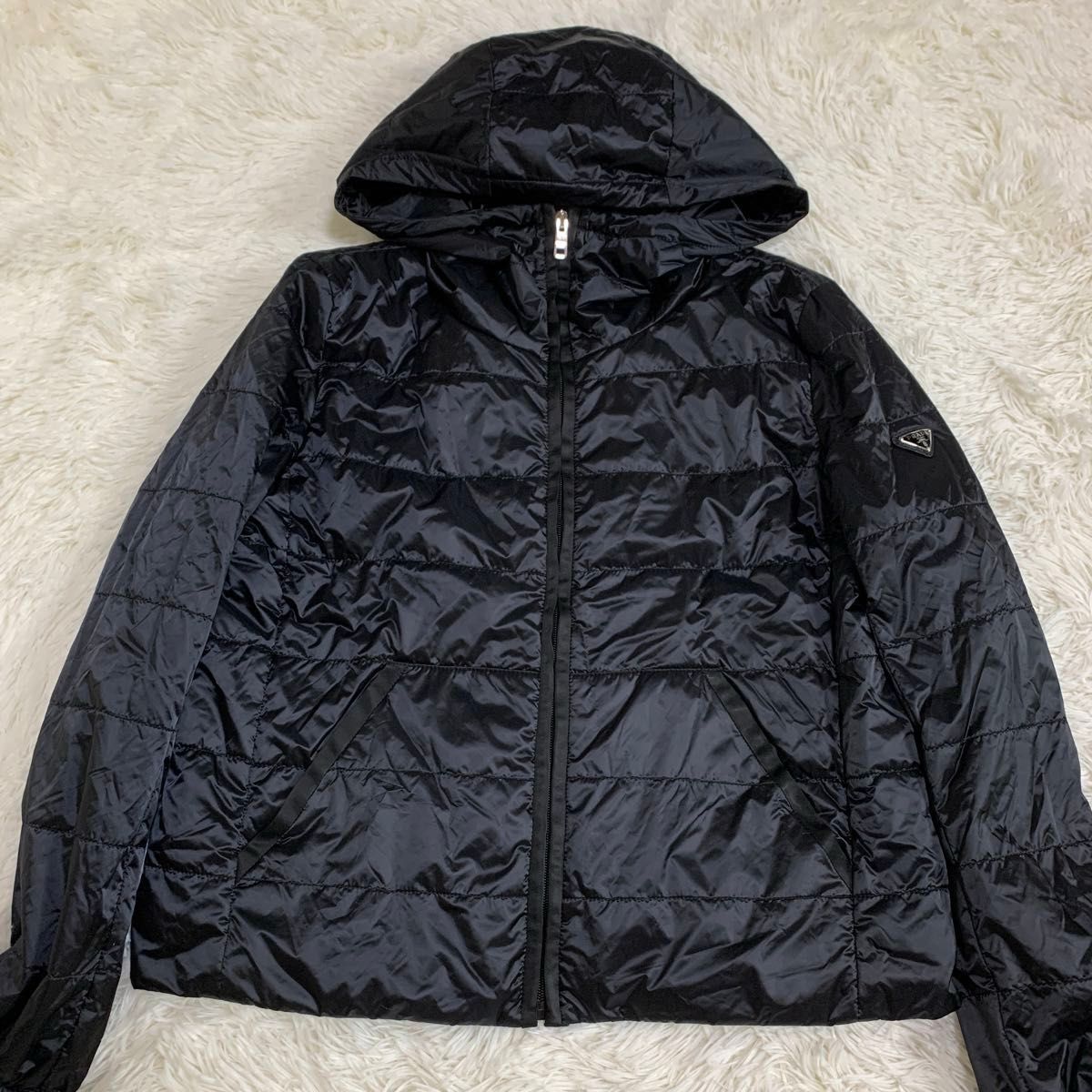 未使用に近い XLサイズ】 PRADA プラダ NFCタグ 2022年モデル 未使用に近い XLサイズ】 PRADA プラダ NFCタグ 2022年モデル
