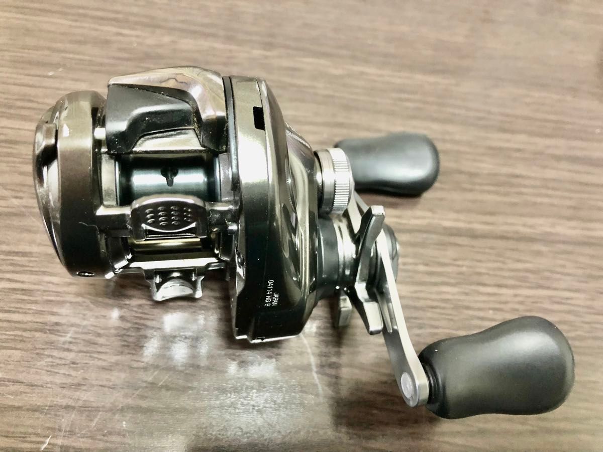 シマノ 20メタニウム 右ハンドル HG 7.1 美品 シマノ20メタニウム HG 7 1 1 右ハンドル SHIMANO Metanium