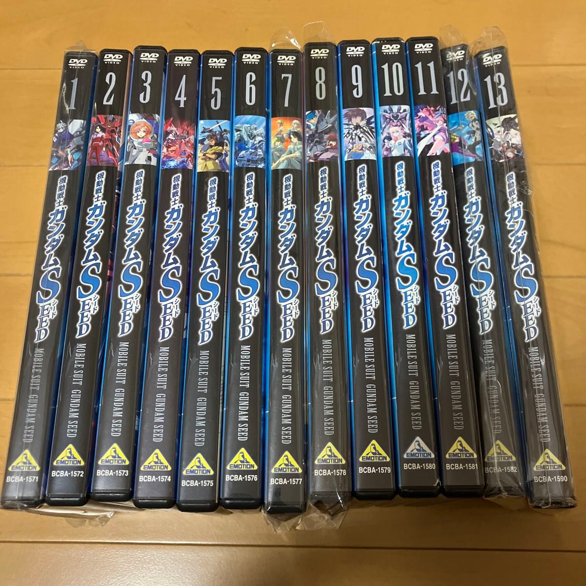 DVD 機動戦士ガンダム SEED 全13巻 初回盤トランプ付き 2巻のみトランプなし DVD 機動戦士ガンダム SEED 全13巻 初回盤トランプ付き 2巻のみトランプなし
