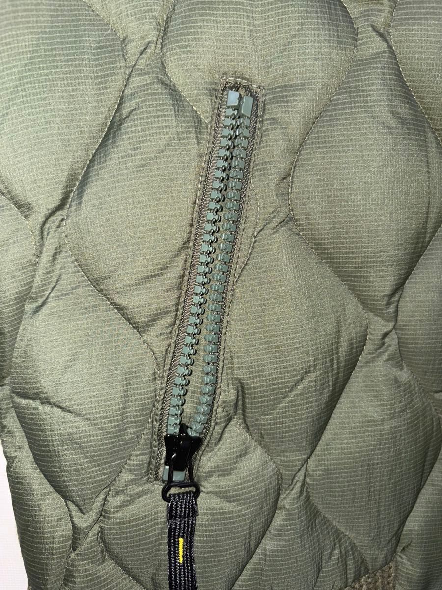 美品 DIESEL ディーゼル ニット 切り替え ダウンベスト 定価 美品 DIESEL ディーゼル ニット 切り替え ダウンベスト 定価