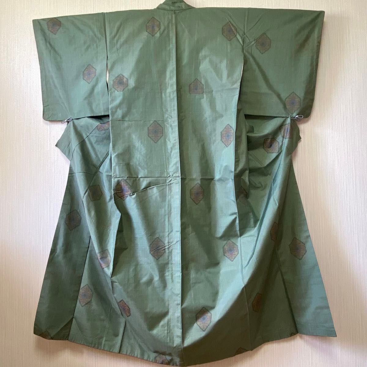 希少 高級品 大島紬 袷 紬 緑色 亀甲 千鳥格子柄 ハンドメイド 希少 高級品 大島紬 袷 紬 緑色 亀甲 千鳥格子柄 ハンドメイド