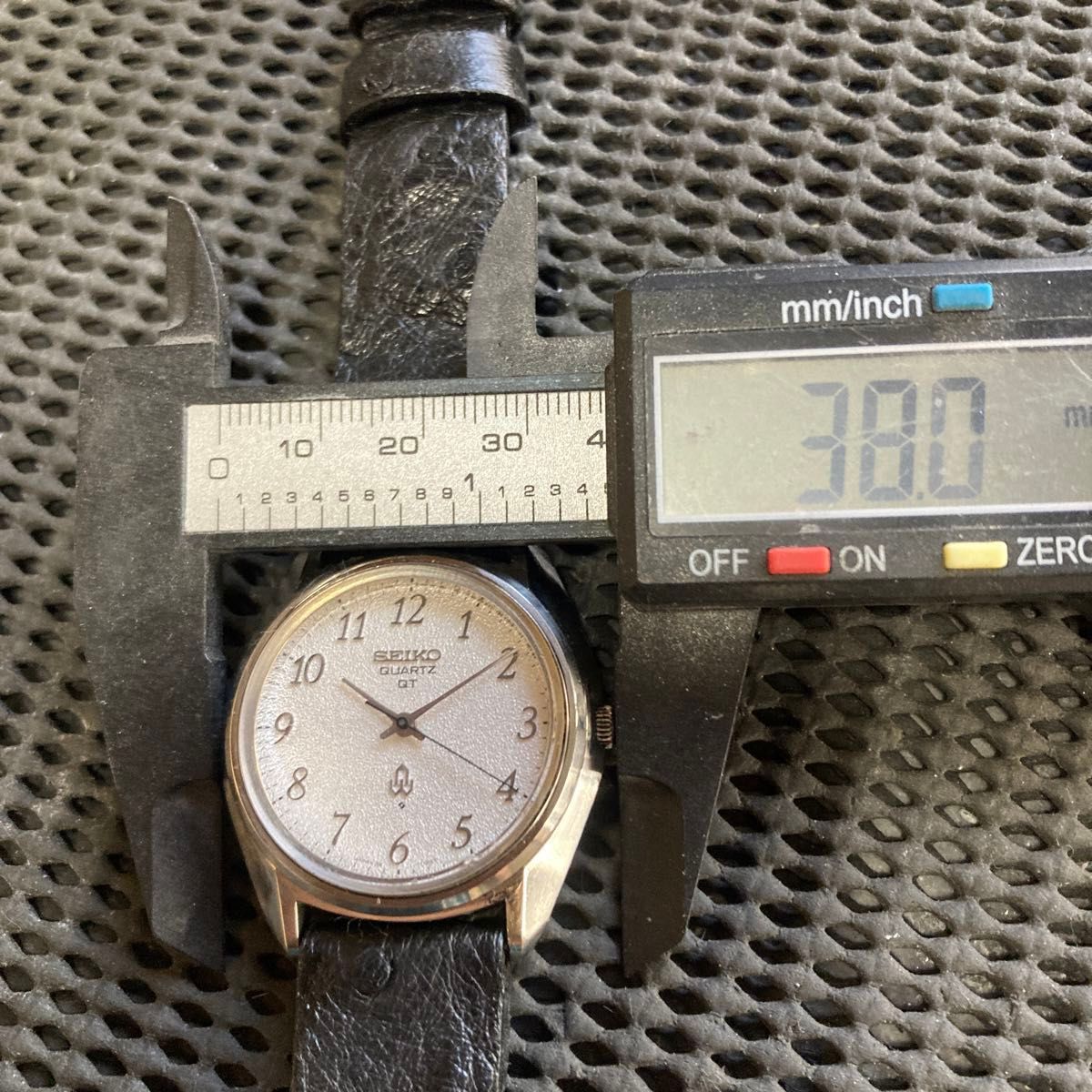 SEIKO 38 QT オールド クォーツ 植字 希少|Yahoo!フリマ(旧 SEIKO 38 QT オールド クォーツ 植字 希少|Yahoo!フリマ(旧