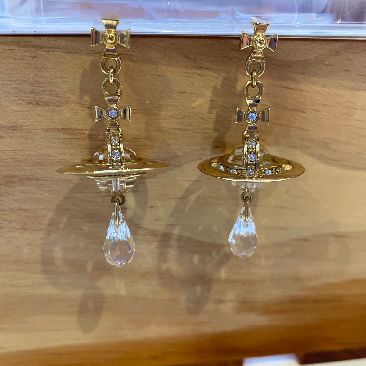 Vivienne Westwood クリスタルドロップピアス ゴールド 超レア Vivienne Westwood クリスタルドロップピアス ゴールド 超レア