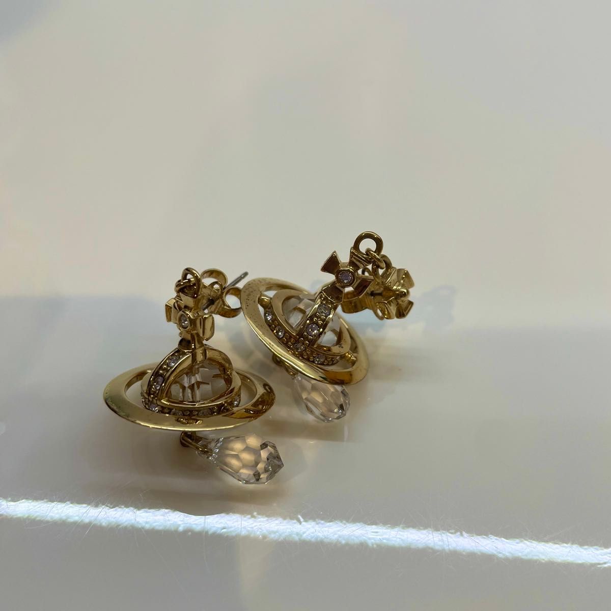 Vivienne Westwood クリスタルドロップピアス ゴールド 超レア Vivienne Westwood クリスタルドロップピアス ゴールド 超レア