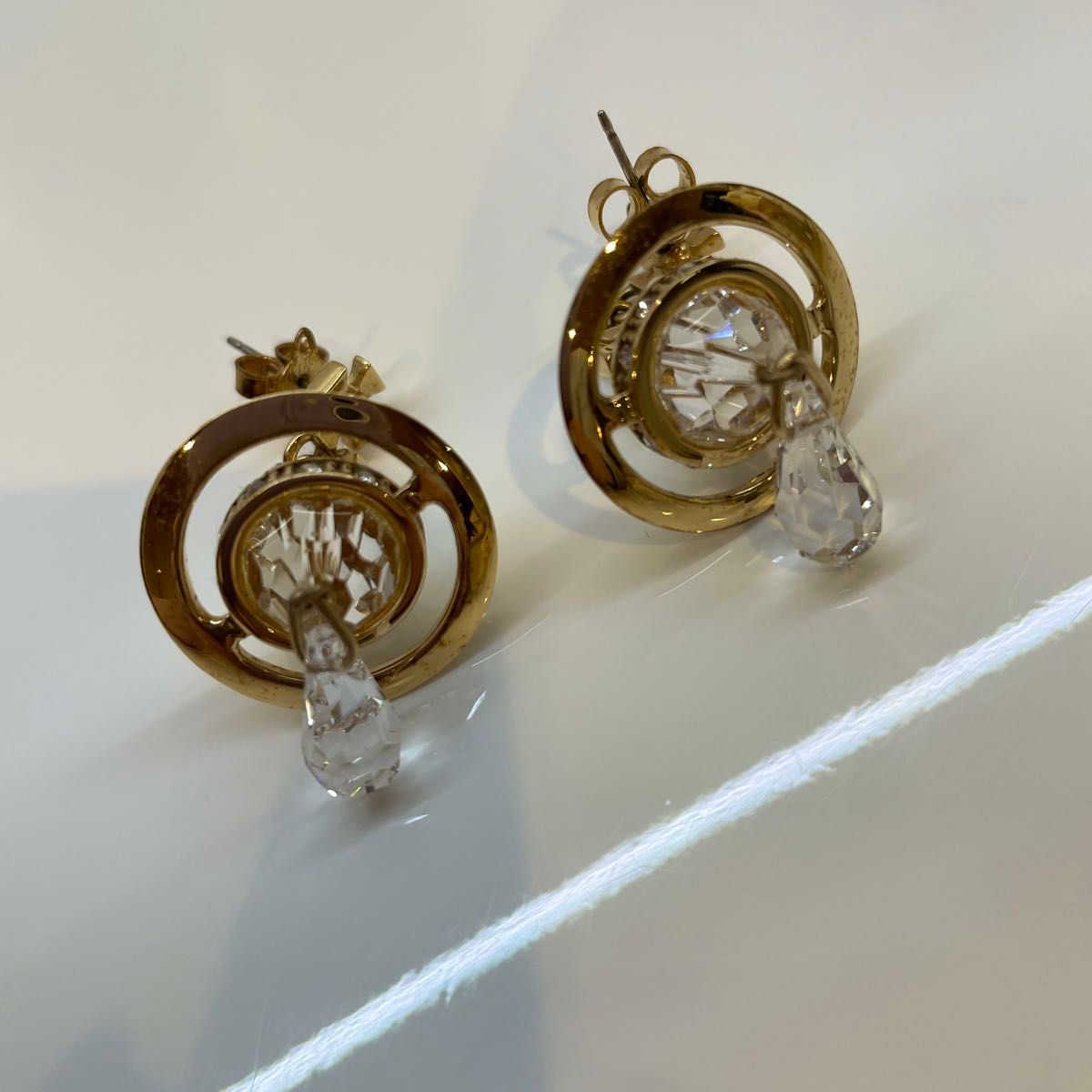 Vivienne Westwood クリスタルドロップピアス ゴールド 超レア Vivienne Westwood クリスタルドロップピアス ゴールド 超レア
