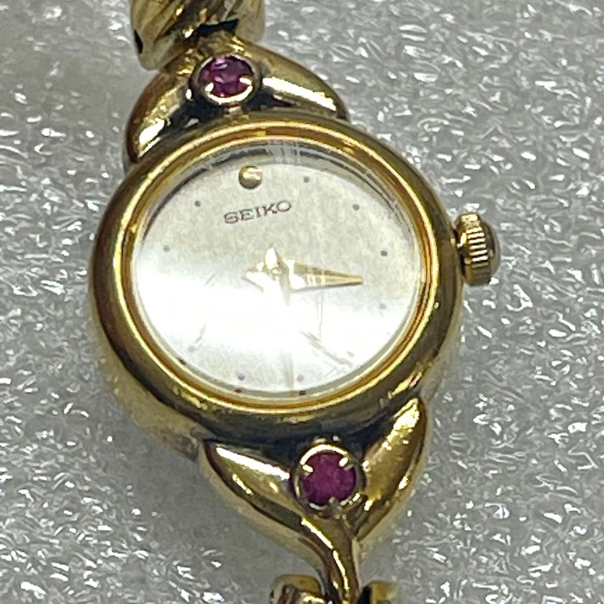 稼働 SEIKO レディース腕時計 天然ルビー ブレスウォッチ 稼働 SEIKO レディース腕時計 天然ルビー ブレスウォッチ