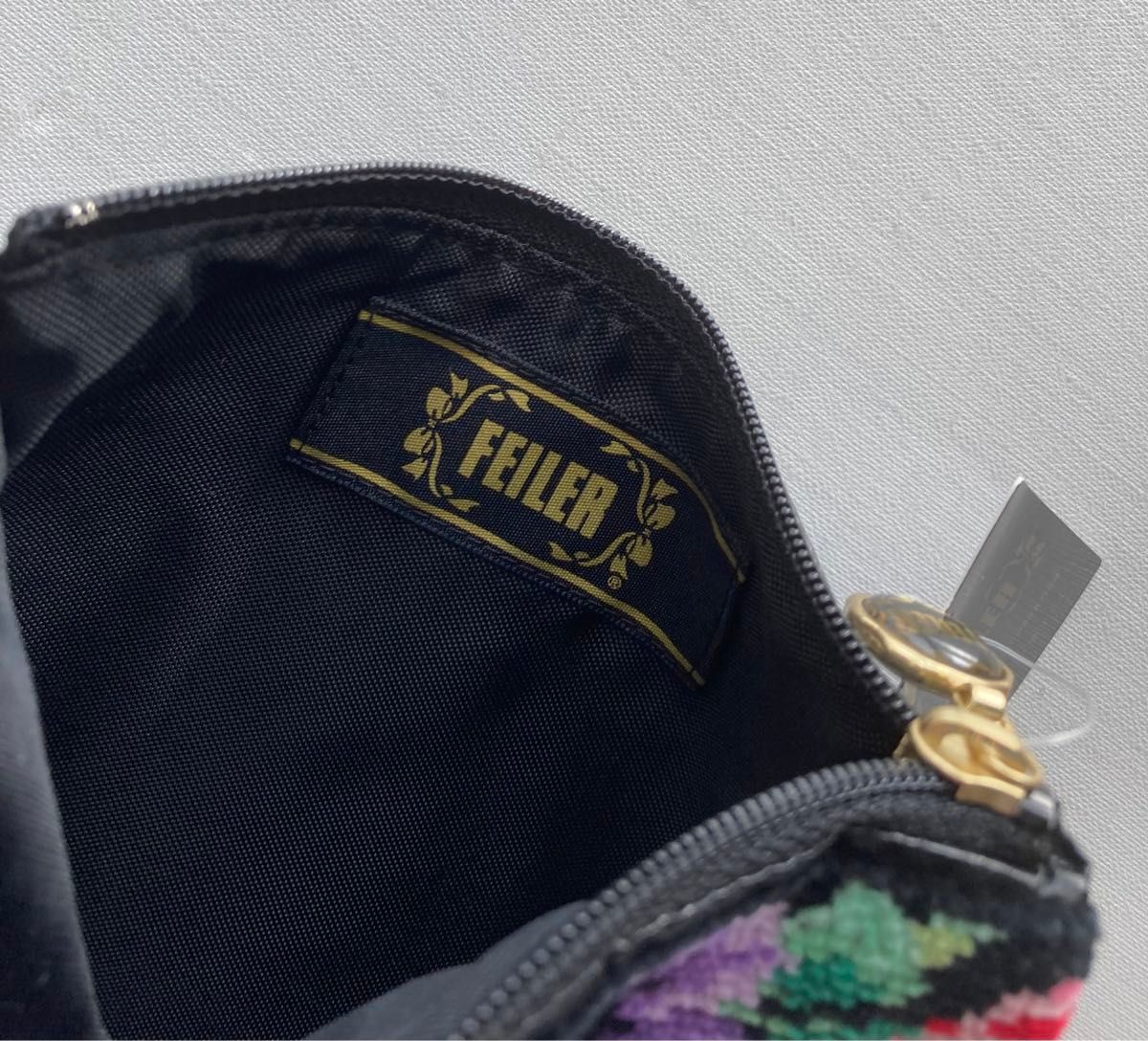 タグ付新品 FEILER フェイラー ポーチ レザー 風小物入れ 黒 タグ付新品 FEILER フェイラー ポーチ レザー 風小物入れ 黒