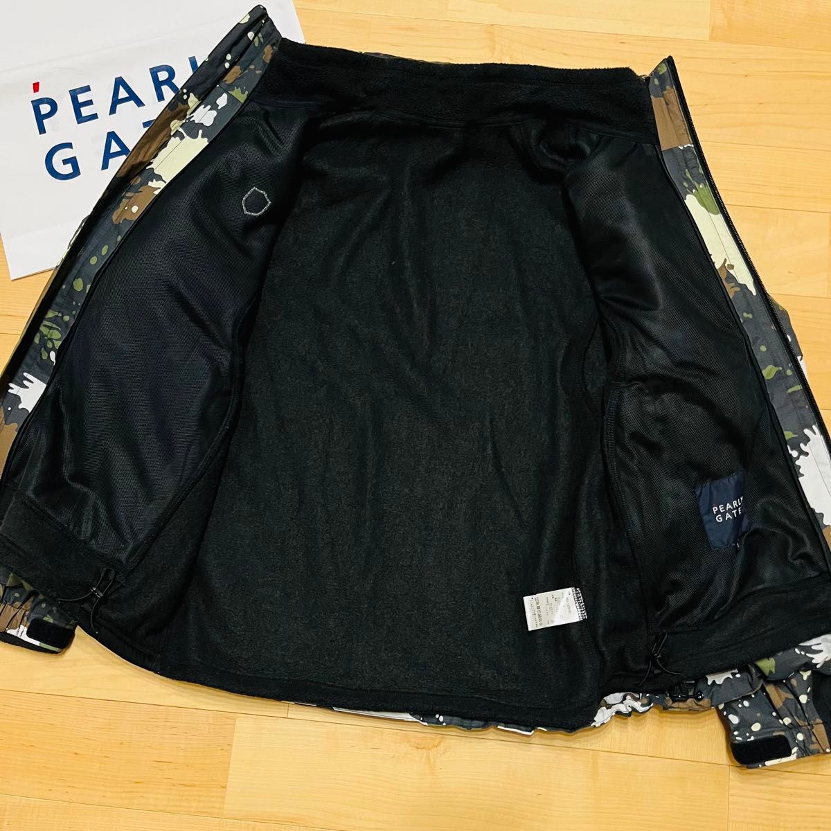 美品 パーリーゲイツ カモペイント 迷彩柄フリース付き 美品 パーリーゲイツ カモペイント 迷彩柄フリース付き