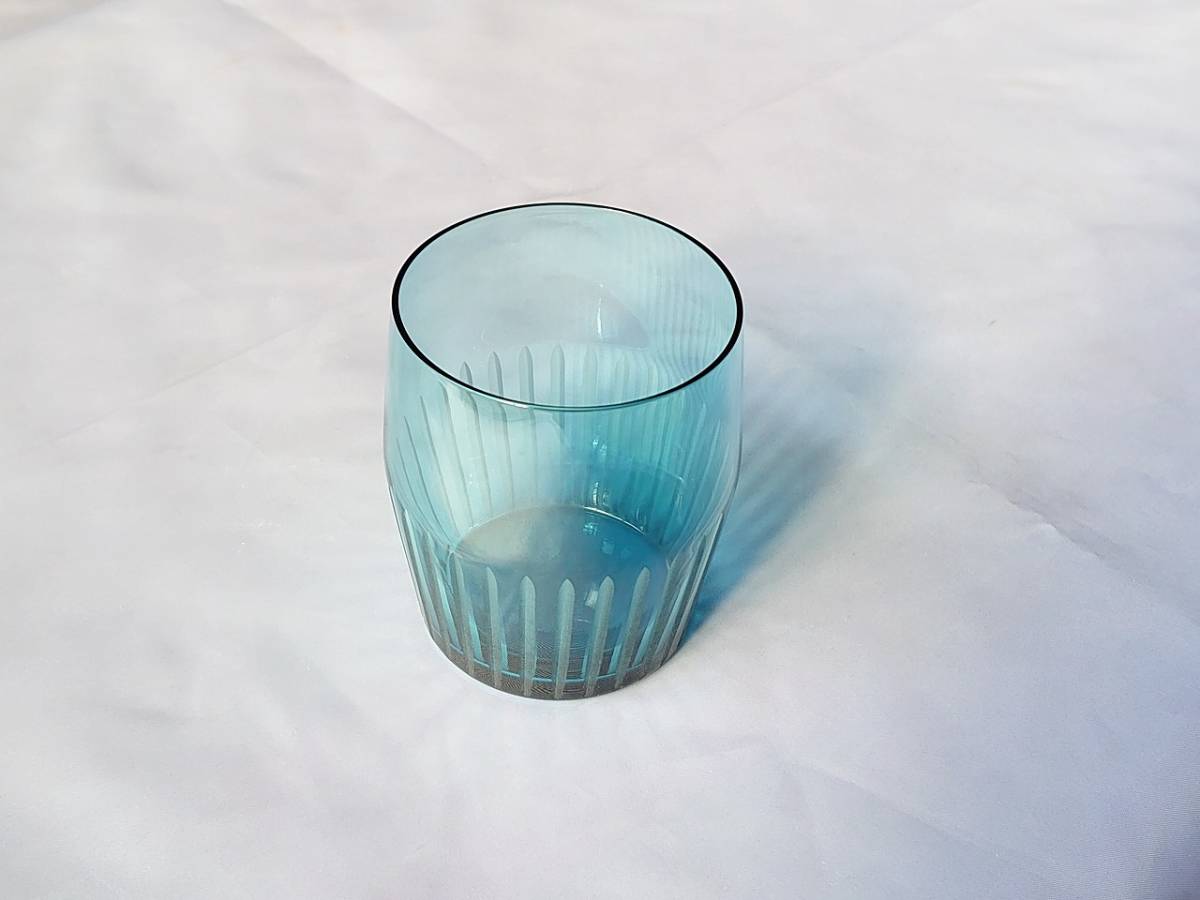 切子のグラス ガラスコップ ブルー ガラス細工 切子 口径約6.5㎝ 高さ約8㎝　【1129】【b】_画像8