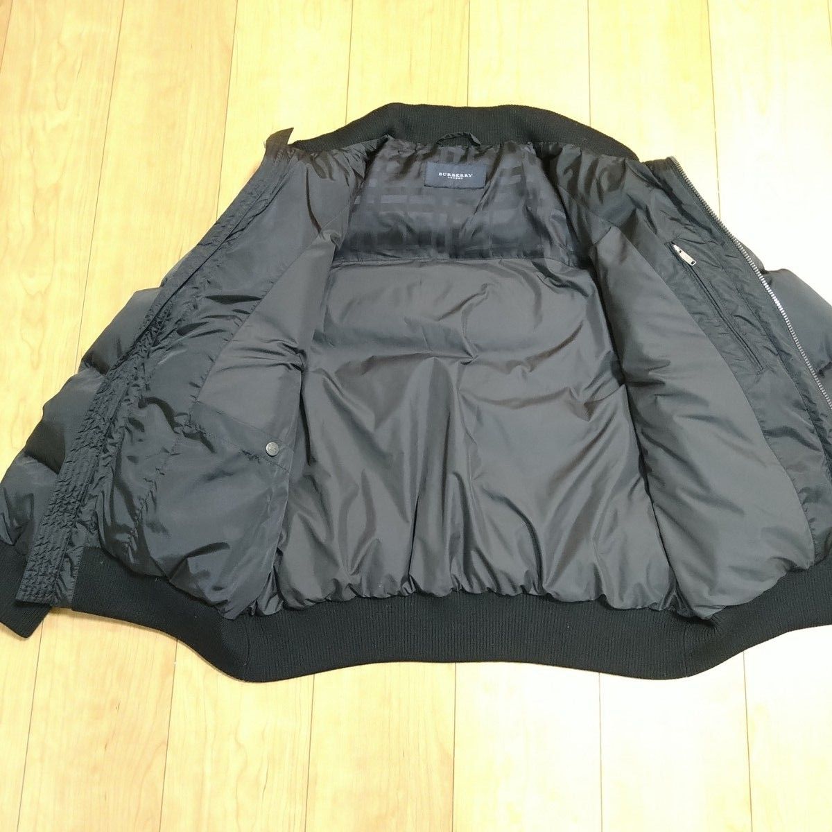 バーバリー ロンドン ダウン ジャケット 黒 BBP35-729-09 サイズ バーバリー ロンドン ダウン ジャケット 黒 BBP35-729-09 サイズ