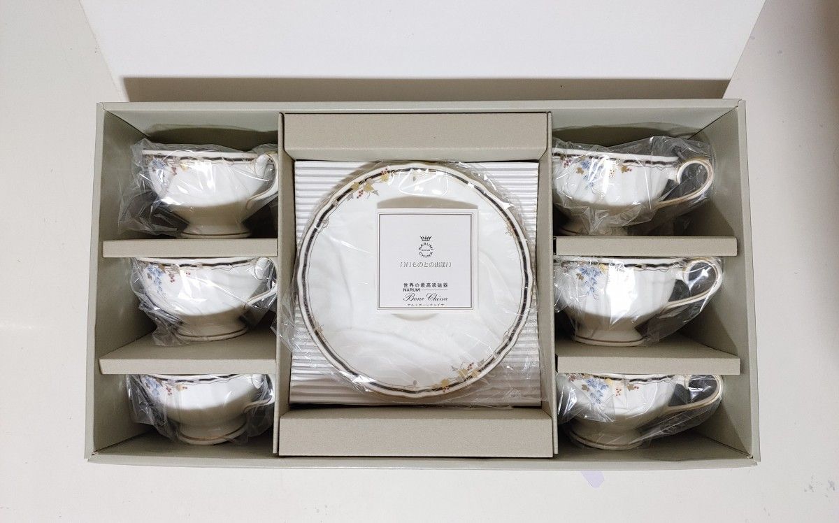 NARUMI BONE CHINA 薫シリーズ・ティーカップ&ソーサーセット NARUMI BONE CHINA 薫シリーズ・ティーカップ&ソーサーセット