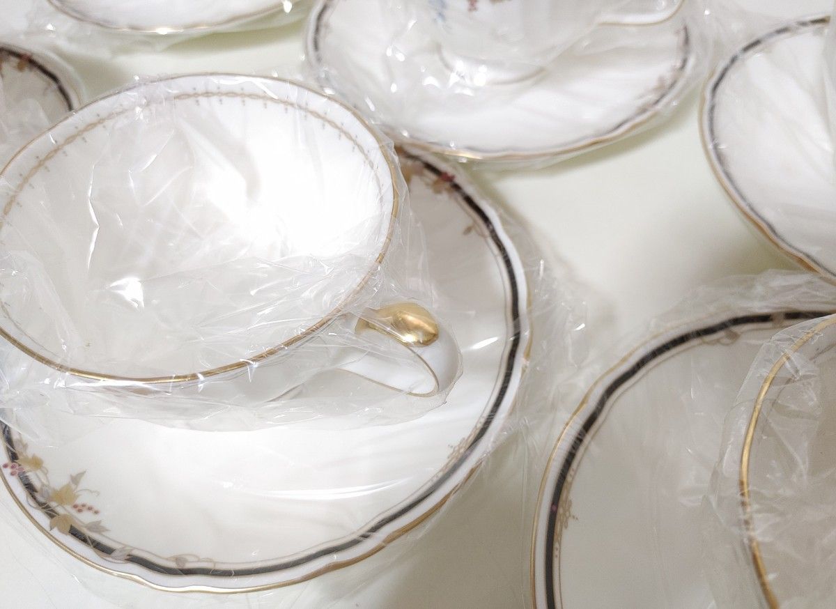 NARUMI BONE CHINA 薫シリーズ・ティーカップ&ソーサーセット NARUMI BONE CHINA 薫シリーズ・ティーカップ&ソーサーセット