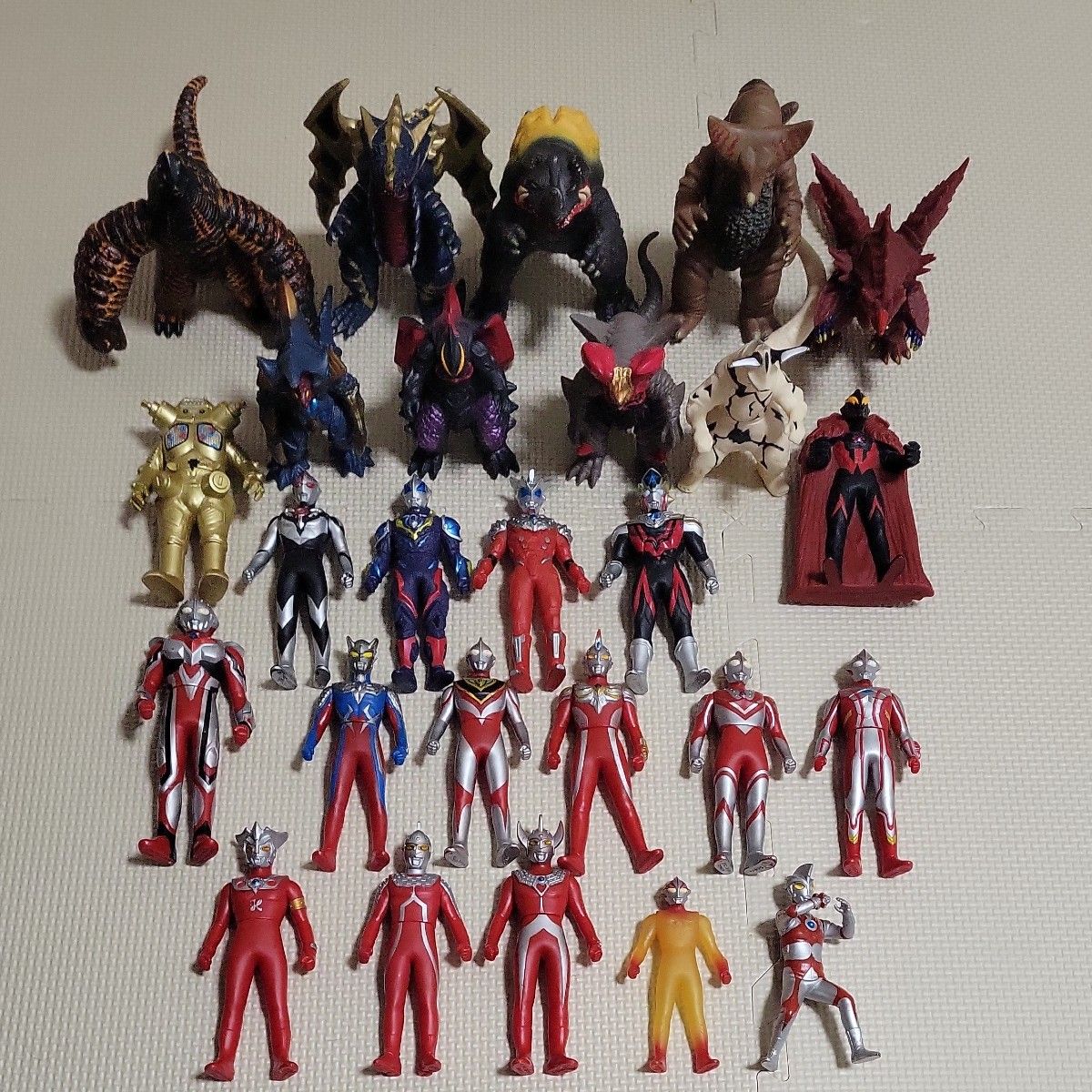 ウルトラマン 怪獣 ソフビまとめ売り 26体セット|Yahoo!フリマ ウルトラマン 怪獣 ソフビまとめ売り 26体セット|Yahoo!フリマ