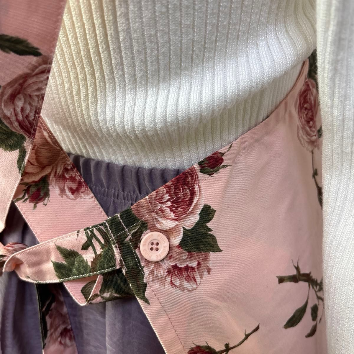 新品タグ付き】PINKHOUSE ピンクハウス 花柄エプロン エプロン 新品タグ付き】PINKHOUSE ピンクハウス 花柄エプロン エプロン