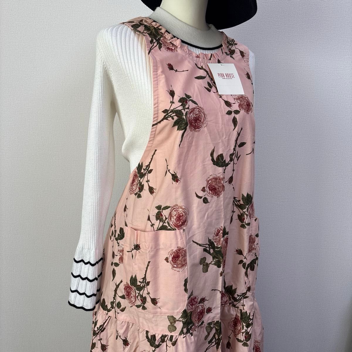 新品タグ付き】PINKHOUSE ピンクハウス 花柄エプロン エプロン 新品タグ付き】PINKHOUSE ピンクハウス 花柄エプロン エプロン