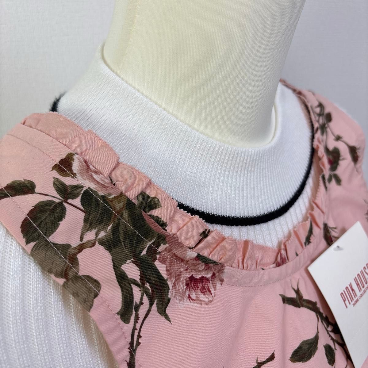 新品タグ付き】PINKHOUSE ピンクハウス 花柄エプロン エプロン 新品タグ付き】PINKHOUSE ピンクハウス 花柄エプロン エプロン