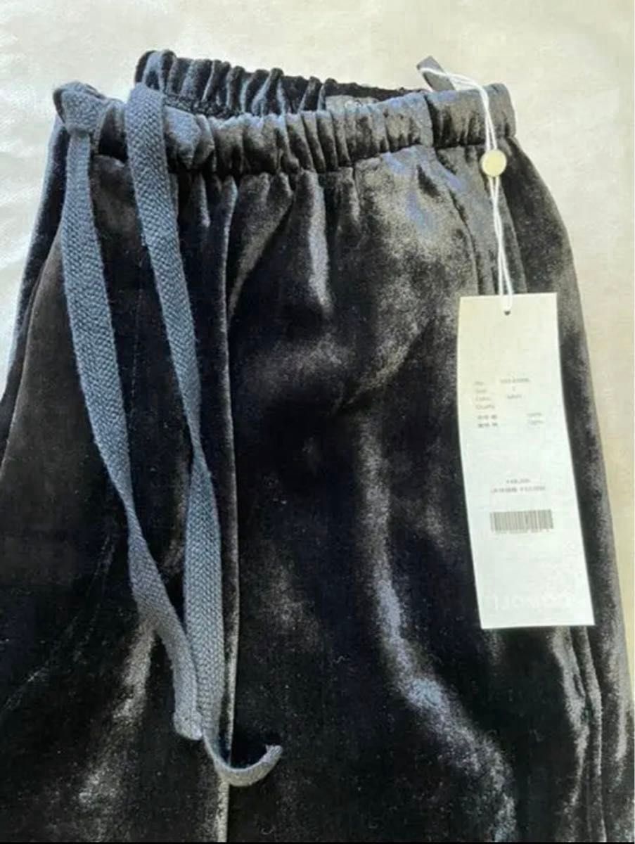 最終値下げ 23 59まで出品 新品 COMOLI シルク別珍 セットアップ 最終値下げ 23 59まで出品 新品 COMOLI シルク別珍 セットアップ