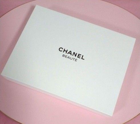 CHANEL シャネル ノベルティ ポーチ ホワイト 化粧ポーチ コスメ CHANEL シャネル ノベルティ ポーチ ホワイト 化粧ポーチ コスメ