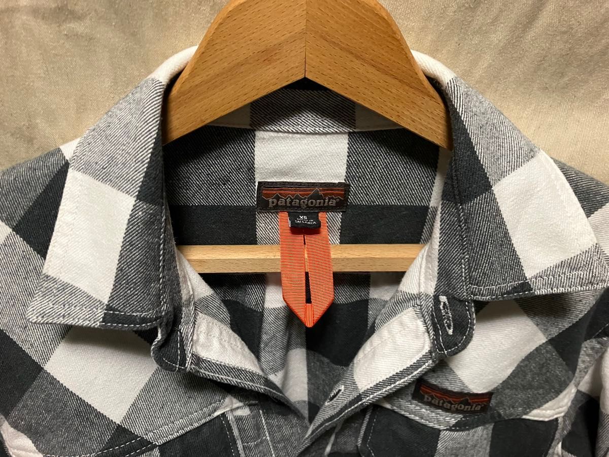 極美品 patagonia ファリアーズシャツ XS (M~L) 廃番カラー 極美品 patagonia ファリアーズシャツ XS (M~L) 廃番カラー