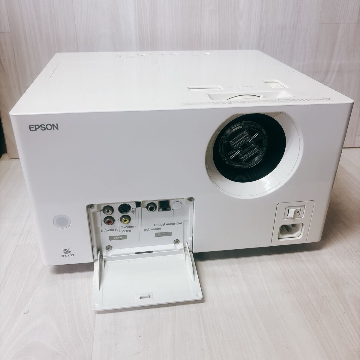 ランプ点灯218h EPSON プロジェクター EMP-TWD3 (DVD一体型 ランプ点灯218h EPSON プロジェクター EMP-TWD3 (DVD一体型